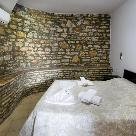 Hotel Ajka Berat Exterior photo