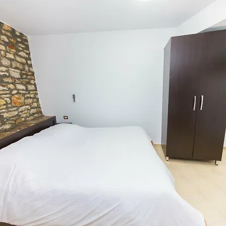Hotel Ajka Berat Exterior photo