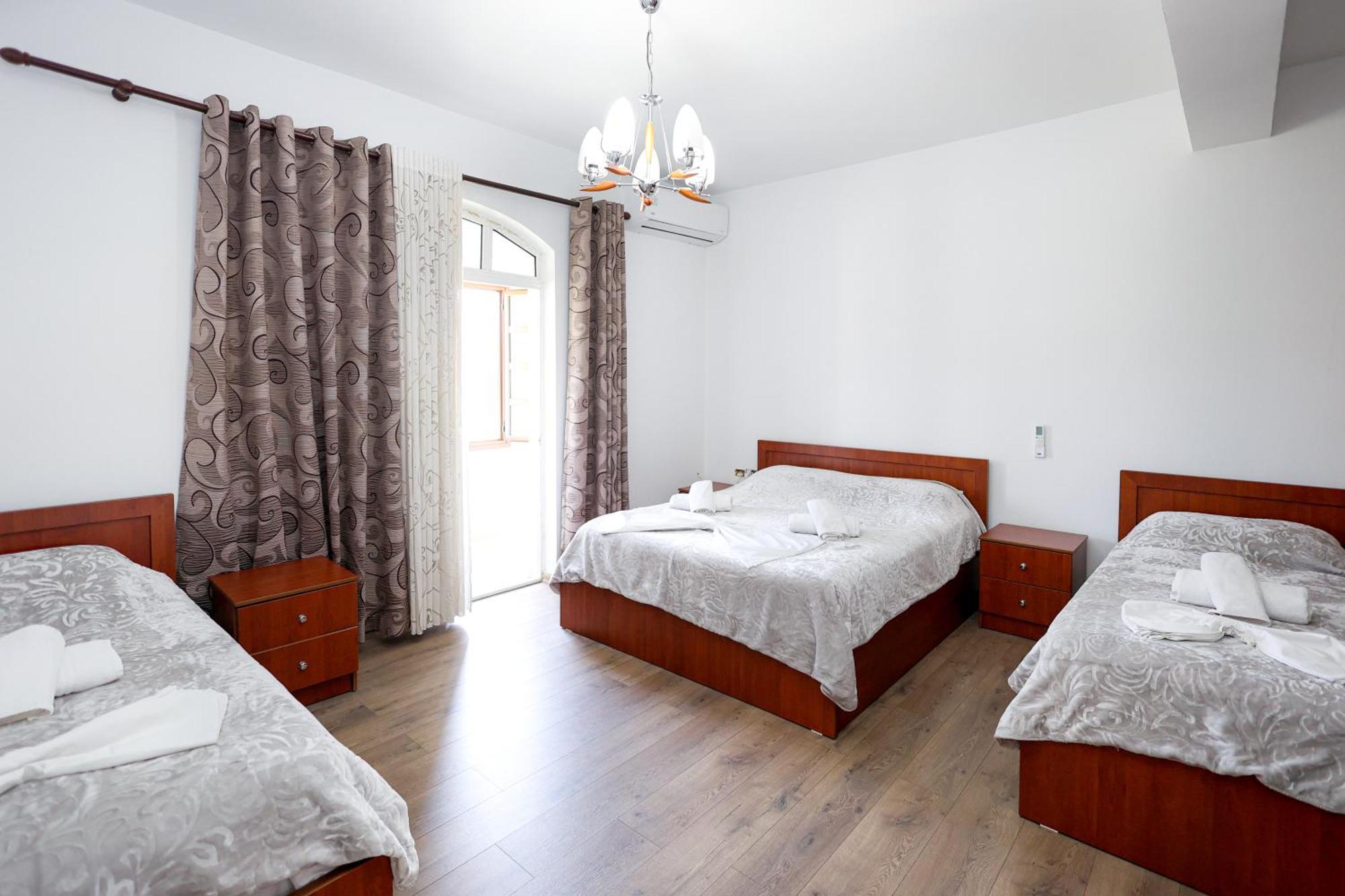 Hotell Ajka Berat