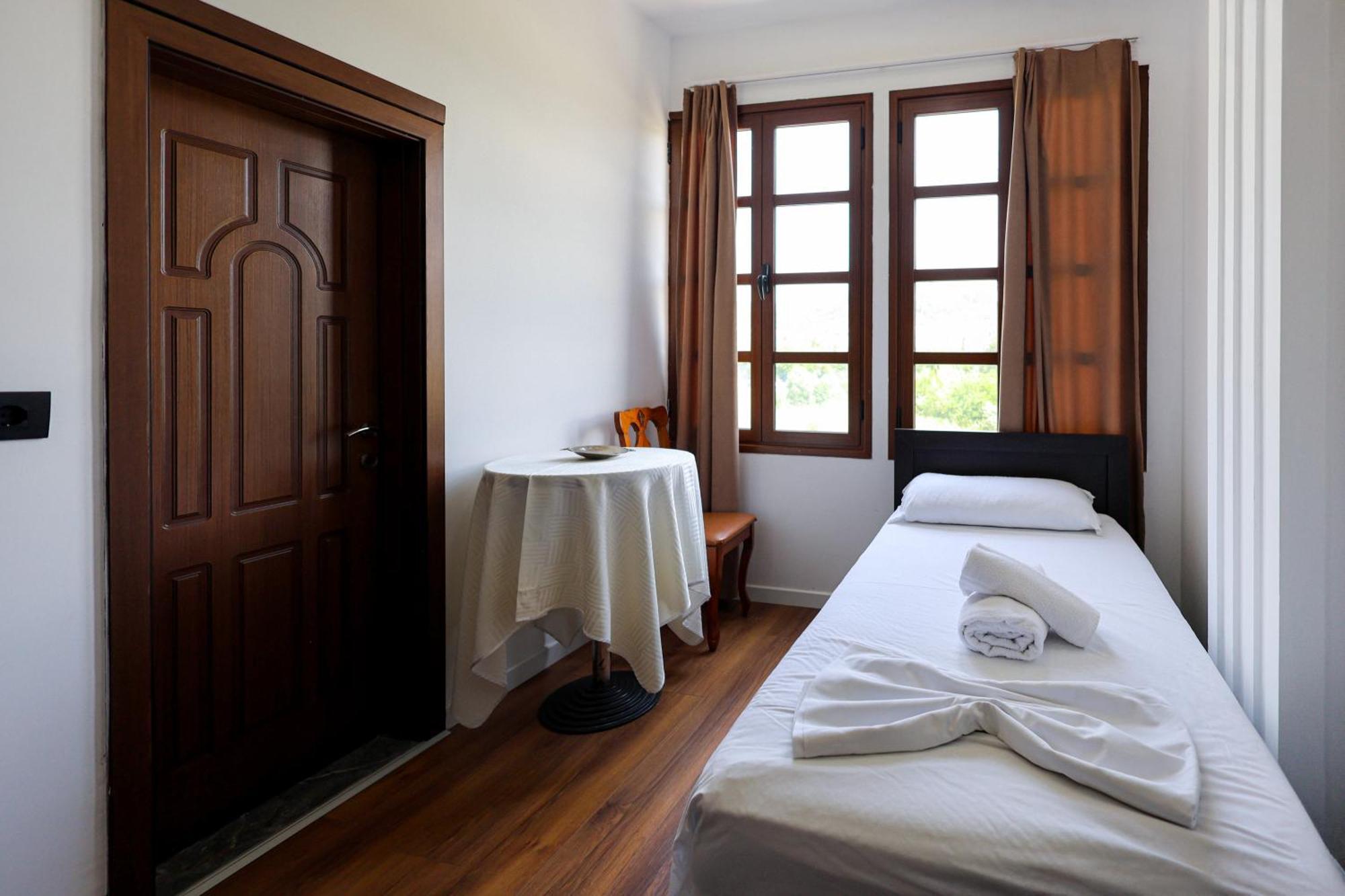 Hotell Ajka Berat