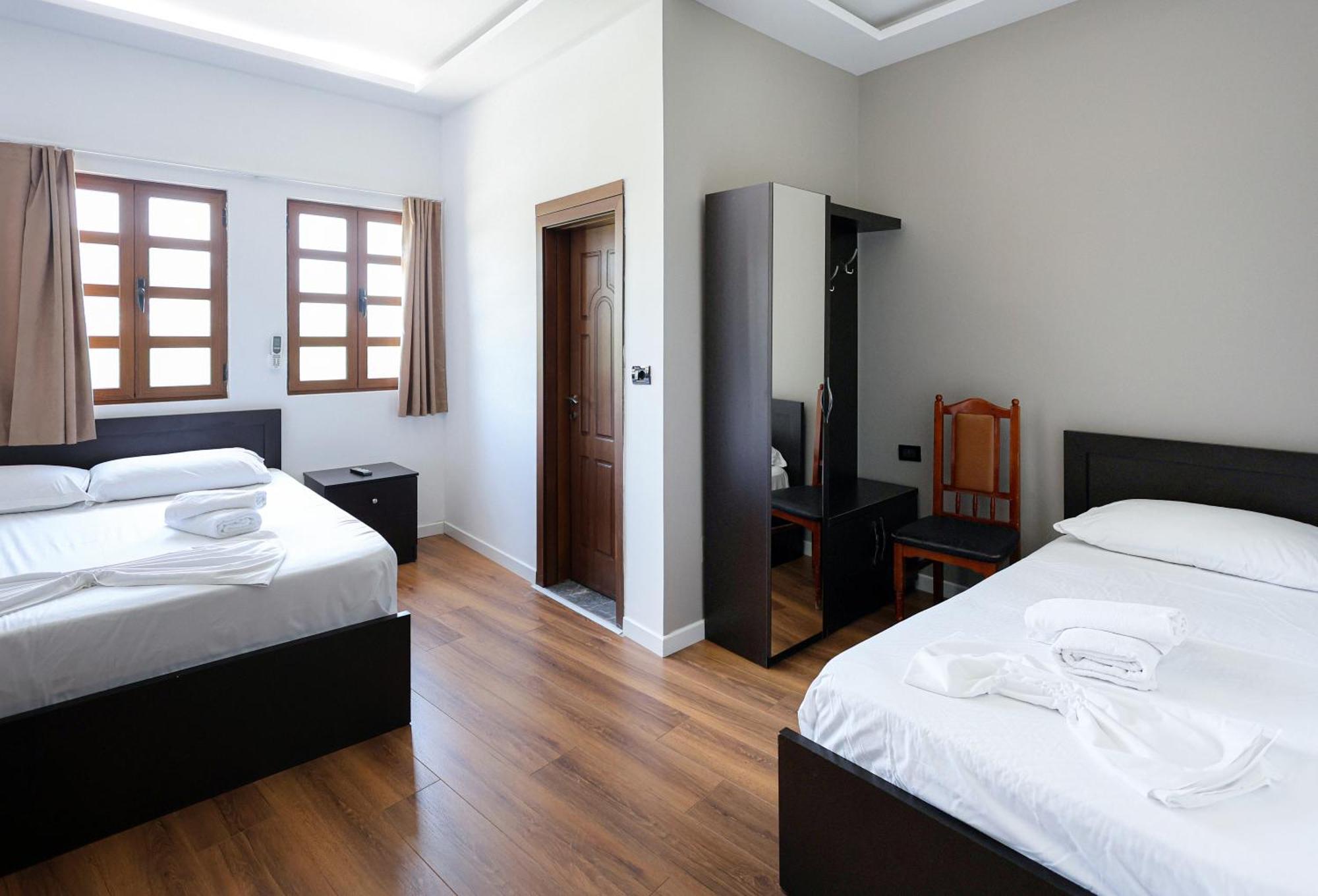 Ajka Hotell Berat